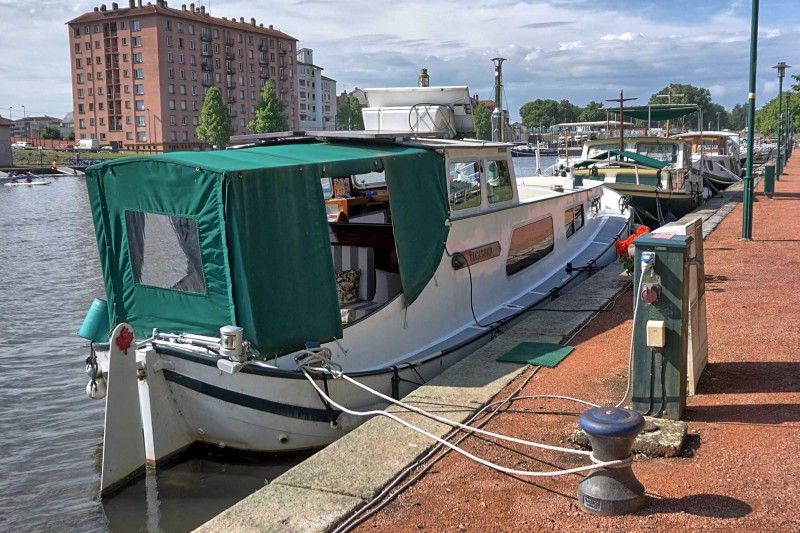 Terrasse péniche à vendre à roanne Terrasse péniche à vendre à roanne