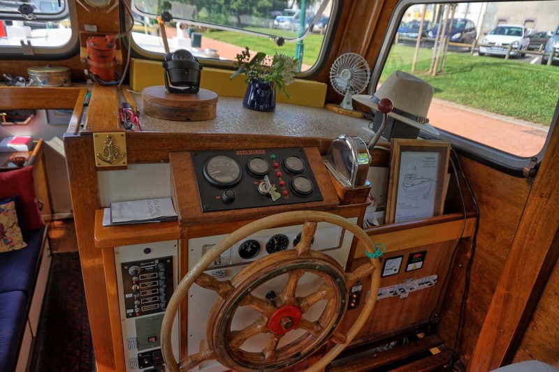 tableau bord péniche à vendre à roanne tableau bord péniche à vendre à roanne